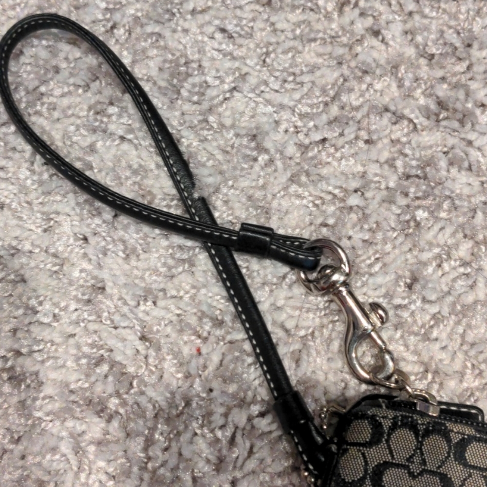 Coach wristlet - Picture 2 of 3